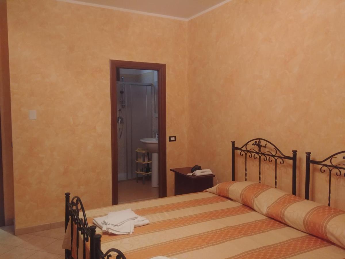 Paradise House Bed and Breakfast Calatabiano Exteriör bild
